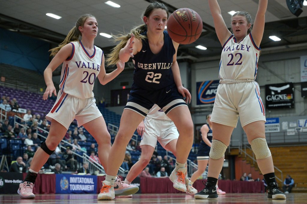 D South girls basketball: Valley sophomore ties 3-point record in semifinal win over Greenville